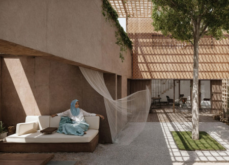 Ghaf Tree Courtyard House Crafted with Earth Plaster and Photovoltaic Integration