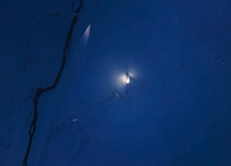 Crystalline Facades and Sustainable Materials Define a Snow-Centric Retreat