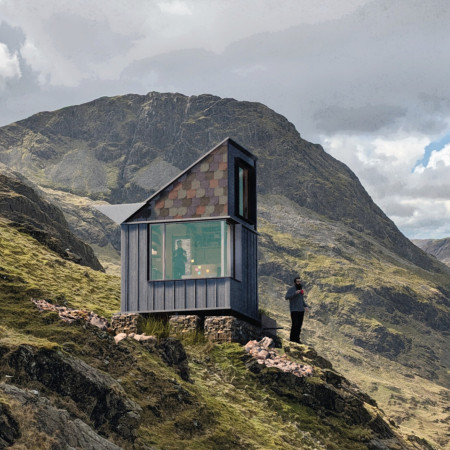 Charred Wooden Shingles and Quadcore Insulation in a Compact Eco-Friendly Dwelling