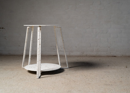 Porcelain Enamel Surface and Steel Framework in Functional Urban Furniture