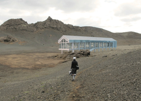 Sheep Wool Insulation and Aluminum Elevation Integrate with Iceland&rsquo;s Volcanic Landscape for Sustainable Living