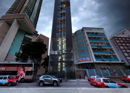 Modular Housing Integrated with Recycled Metal and Vertical Gardens for Sustainable Urban Living