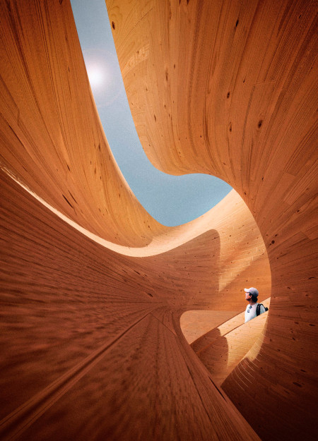 Biomimetic Spiral Structure Showcasing Sustainable Pine Wood and Environmental Education