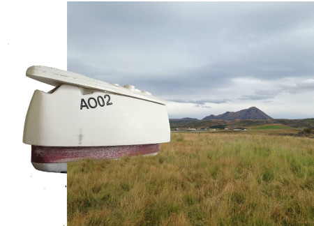 Charred Wooden Shingles and Curvilinear Forms in a Multi-Functional Eco-Friendly Space