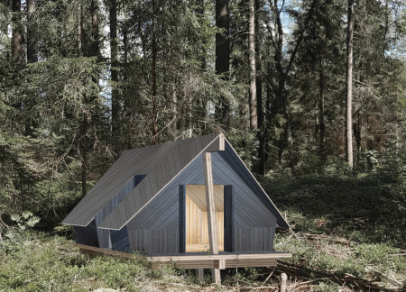 Birch Timber Retreat Emphasizing Folk Symbols for Meditation