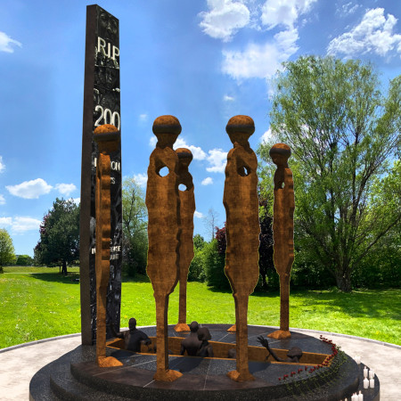 Emotional Reflection Through Weathering Steel and Stone in a Memorial Design