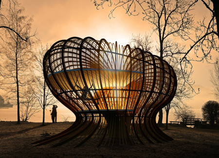 Wood Structure and Steel Frame Retreat Merging with Nature Views