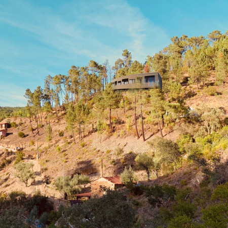 Forest Path Retreat with Solar Energy Solutions and Private Facilities