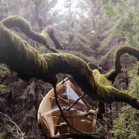 Triple-Glazed Retreat with Wood and Cellulose Integration