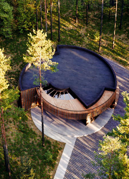 A Minimalist Retreat for Wellness and Reflection