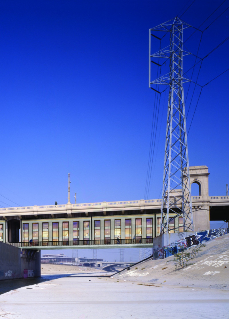 Charred Wooden Shingles and Reinforced Concrete Form Underutilized Urban Housing Solutions