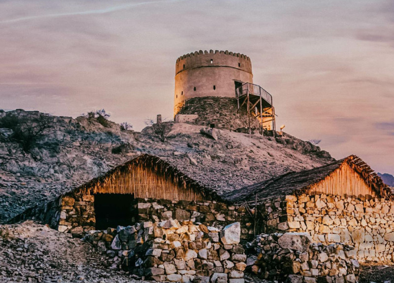 Charred Wooden Shingles and Concrete Forms in a Sustainable Hatta Residential Space