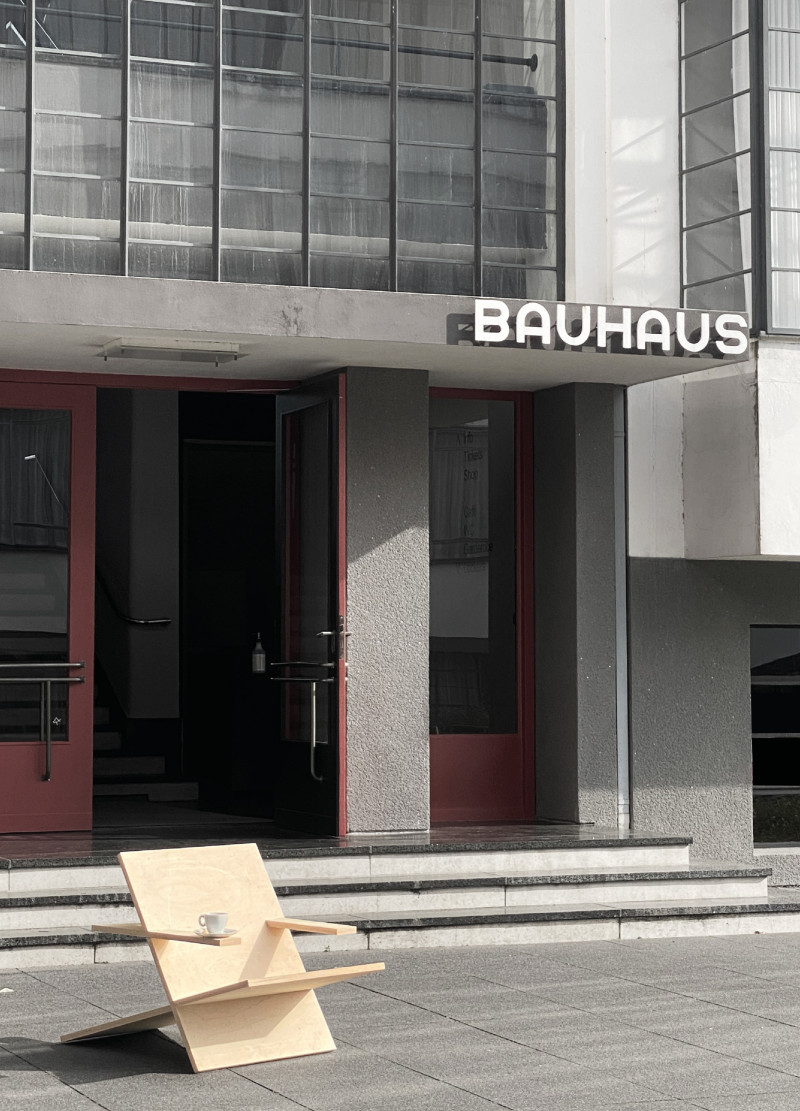 Modular Structure in Plywood with Integrated Stainless Steel for Versatile Seating Solutions