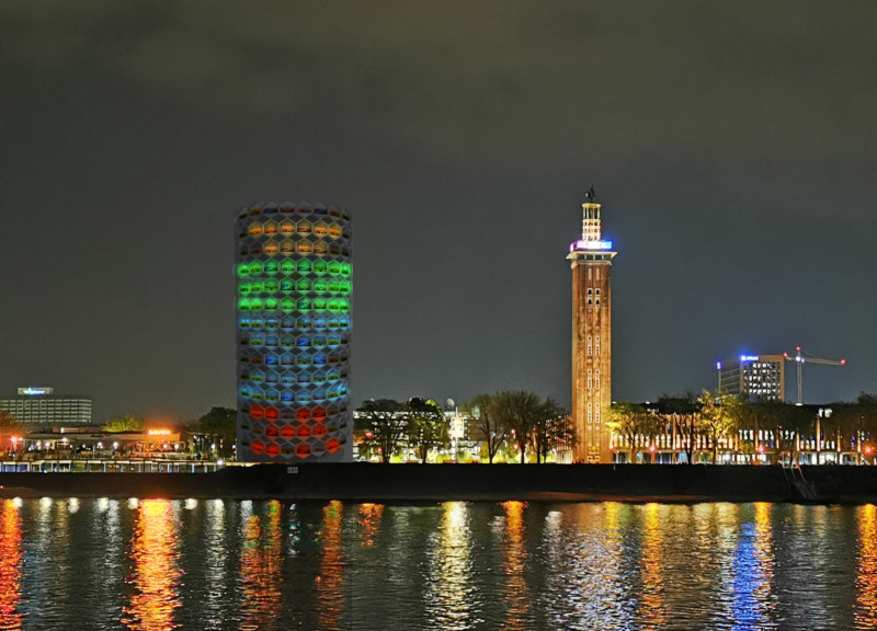 Vertical Green Facade Featuring Lightweight Metal Sections in Urban Setting